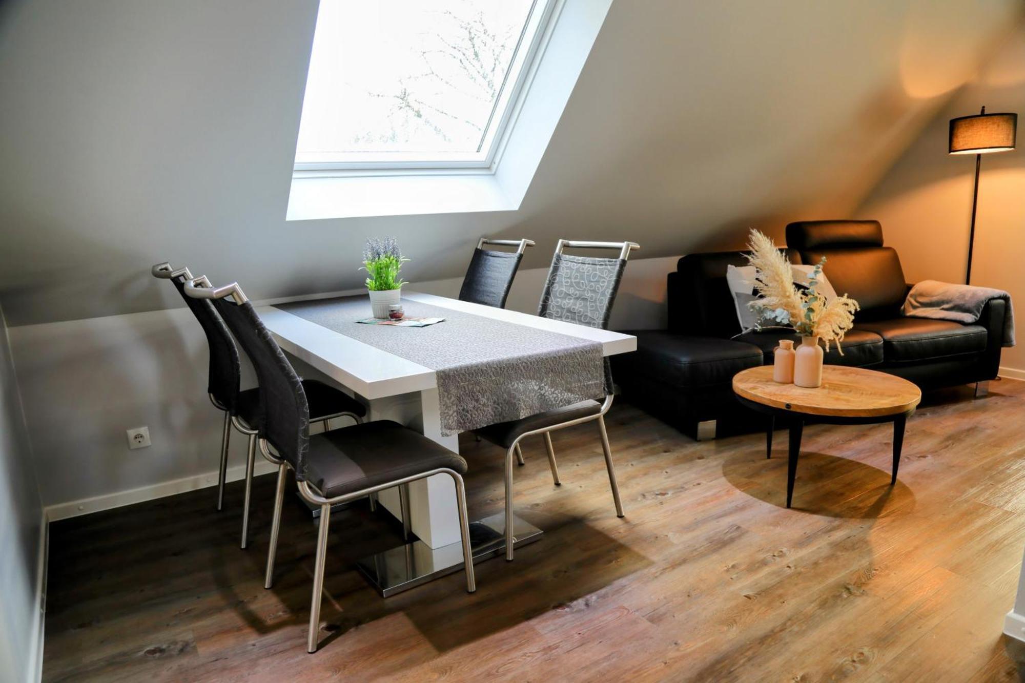 Eine Sehr Gemuetliche Dachgeschoss Ferienwohnung Ihlow  Kültér fotó